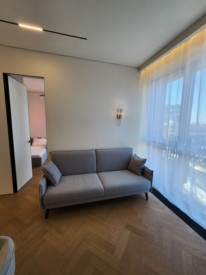 Продам трехкомнатную (3-комн.) квартиру, 1-я Ватутинская ул, 12к2, Десеновское п