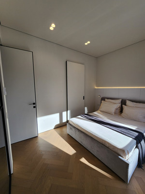 Продам трехкомнатную (3-комн.) квартиру, 1-я Ватутинская ул, 12к2, Десеновское п