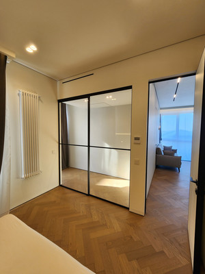 Продам трехкомнатную (3-комн.) квартиру, 1-я Ватутинская ул, 12к2, Десеновское п