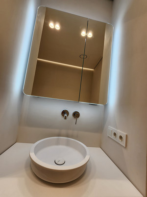 Продам трехкомнатную (3-комн.) квартиру, 1-я Ватутинская ул, 12к2, Десеновское п