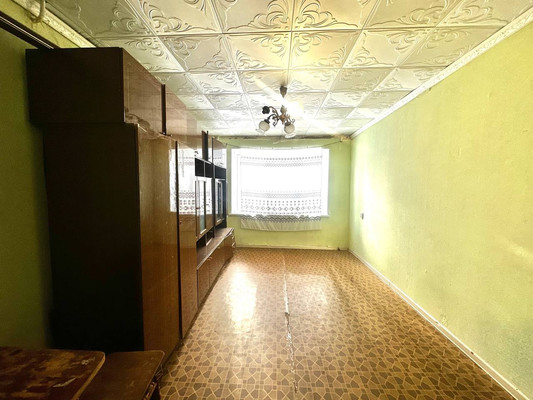 Продам трехкомнатную (3-комн.) квартиру, Центральная ул, 4, Птичное п