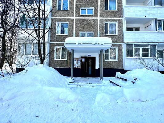 Продам трехкомнатную (3-комн.) квартиру, Центральная ул, 4, Птичное п