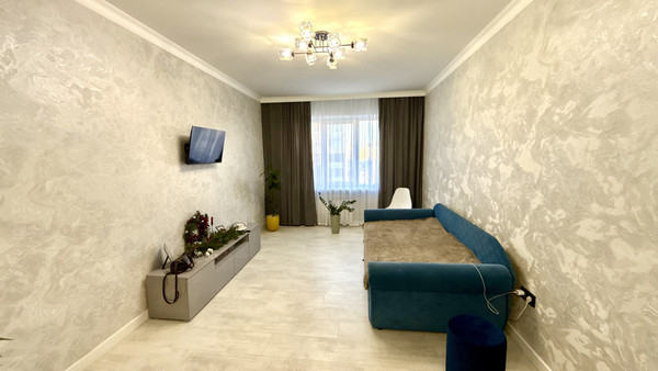 Продам трехкомнатную (3-комн.) квартиру, Воровского ул, 60, Симферополь г
