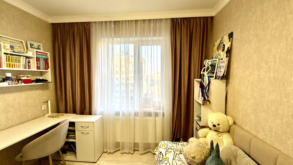 Продам трехкомнатную (3-комн.) квартиру, Воровского ул, 60, Симферополь г