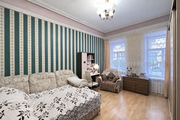 Продам трехкомнатную (3-комн.) квартиру, Большой П.С. пр-кт, 28к1, Санкт-Петербург г