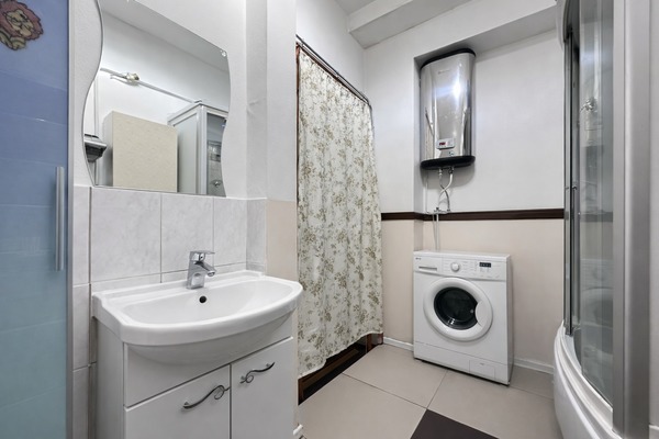 Продам трехкомнатную (3-комн.) квартиру, Большой П.С. пр-кт, 28к1, Санкт-Петербург г