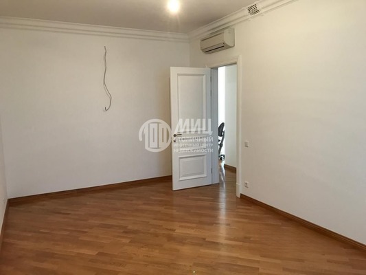 Продам трехкомнатную (3-комн.) квартиру, Студенческая ул, 44/28, Москва г