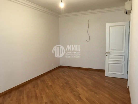 Продам трехкомнатную (3-комн.) квартиру, Студенческая ул, 44/28, Москва г