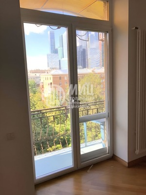 Продам трехкомнатную (3-комн.) квартиру, Студенческая ул, 44/28, Москва г