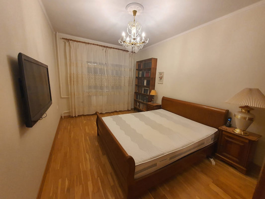 Сдам трехкомнатную (3-комн.) квартиру, Мичуринский пр-кт, 25к2, Москва г