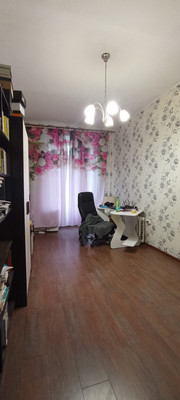 Продам многокомнатную квартиру, Вучетича ул, 17к1, Москва г