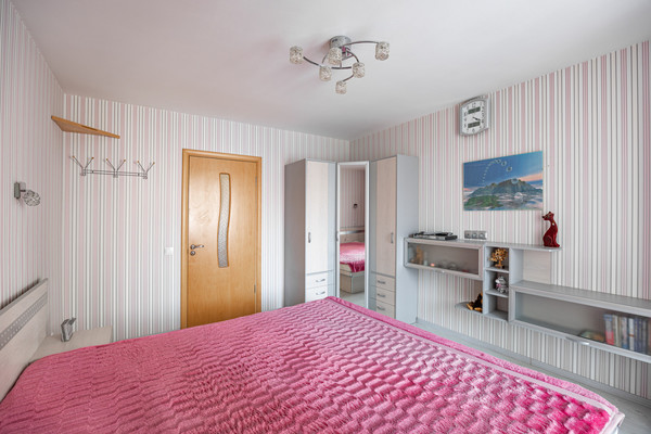 Сдам трехкомнатную (3-комн.) квартиру, Коллонтай ул, 28к1, Санкт-Петербург г