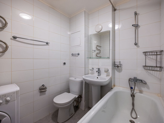 Продам однокомнатную (1-комн.) квартиру, Михайлова ул, 30Ак1, Москва г