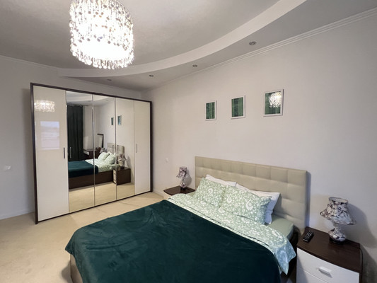 Продам трехкомнатную (3-комн.) квартиру, Мира ул, 65/1, Ханты-Мансийск г