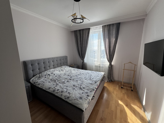 Продам двухкомнатную (2-комн.) квартиру, Гагарина ул, 150, Ханты-Мансийск г