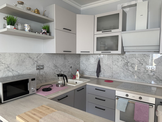 Продам двухкомнатную (2-комн.) квартиру, Гагарина ул, 150, Ханты-Мансийск г