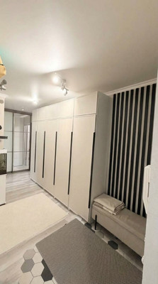 Продам трехкомнатную (3-комн.) квартиру, им. 70-летия Октября ул, 6, Краснодар г