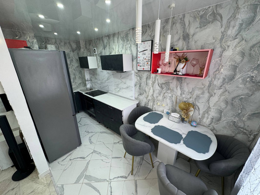 Продам двухкомнатную (2-комн.) квартиру, Мира пр-кт, 24, Комсомольск-на-Амуре г