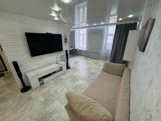 Продам двухкомнатную (2-комн.) квартиру, Мира пр-кт, 24, Комсомольск-на-Амуре г