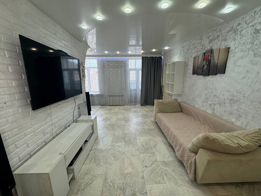 Продам двухкомнатную (2-комн.) квартиру, Мира пр-кт, 24, Комсомольск-на-Амуре г