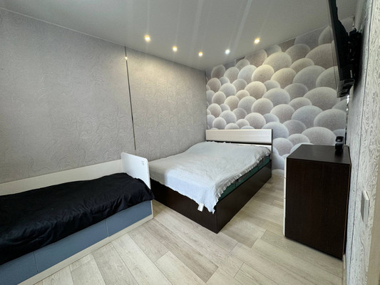 Продам двухкомнатную (2-комн.) квартиру, Мира пр-кт, 24, Комсомольск-на-Амуре г