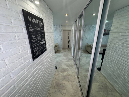 Продам двухкомнатную (2-комн.) квартиру, Мира пр-кт, 24, Комсомольск-на-Амуре г