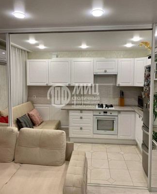 Продам двухкомнатную (2-комн.) квартиру, Ленинский пр-кт, 130к2, Москва г