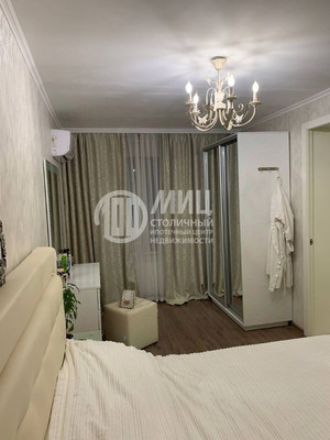 Продам двухкомнатную (2-комн.) квартиру, Ленинский пр-кт, 130к2, Москва г