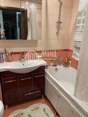 Продам двухкомнатную (2-комн.) квартиру, Ленинский пр-кт, 130к2, Москва г