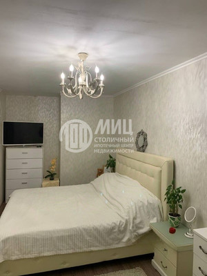 Продам двухкомнатную (2-комн.) квартиру, Ленинский пр-кт, 130к2, Москва г