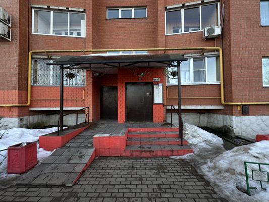 Продам однокомнатную (1-комн.) квартиру, Дмитровская ул, 26, Базарово д