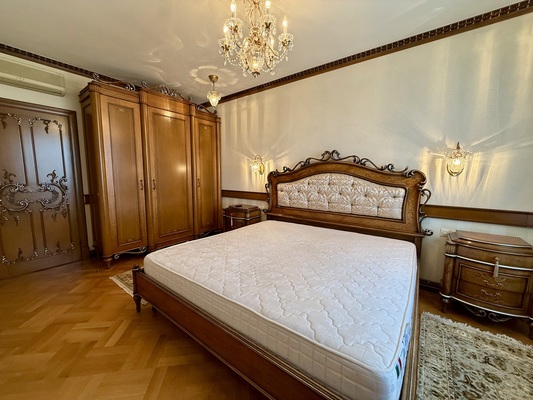 Продам многокомнатную квартиру, Дунаевского ул, 7, Москва г