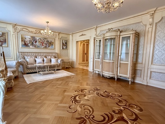 Продам многокомнатную квартиру, Дунаевского ул, 7, Москва г