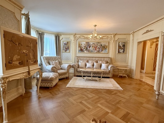 Продам многокомнатную квартиру, Дунаевского ул, 7, Москва г