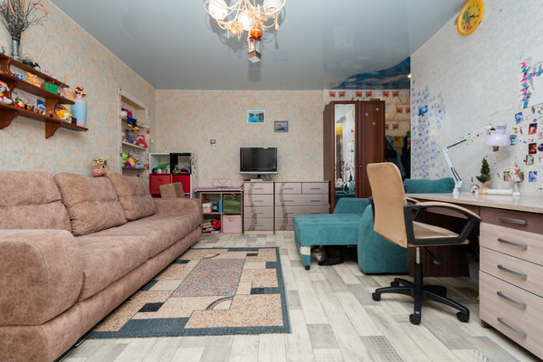 Продам двухкомнатную (2-комн.) квартиру, Российская ул, 1, Иркутск г