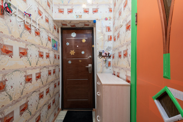 Продам двухкомнатную (2-комн.) квартиру, Российская ул, 1, Иркутск г