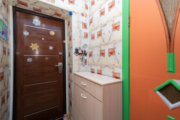 Продам двухкомнатную (2-комн.) квартиру, Российская ул, 1, Иркутск г