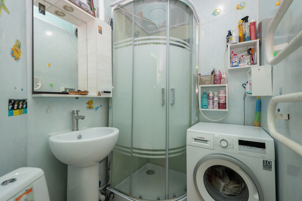 Продам двухкомнатную (2-комн.) квартиру, Российская ул, 1, Иркутск г