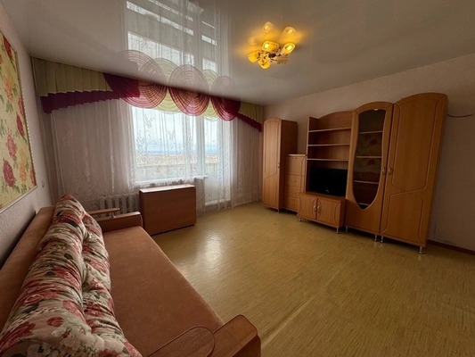 Продам трехкомнатную (3-комн.) квартиру, Индустриальное ш, 14, Комсомольск-на-Амуре г