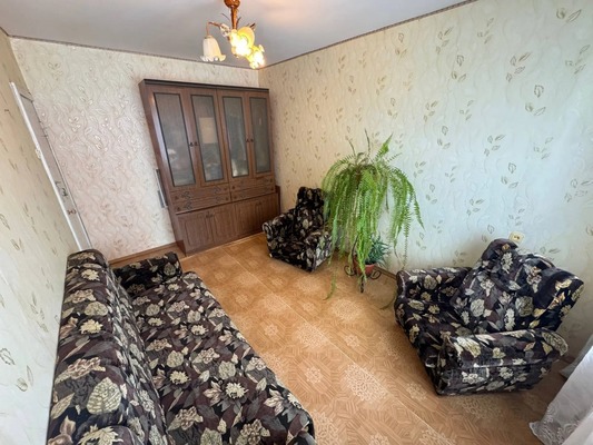 Продам трехкомнатную (3-комн.) квартиру, Индустриальное ш, 14, Комсомольск-на-Амуре г