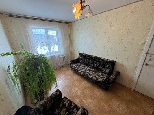 Продам трехкомнатную (3-комн.) квартиру, Индустриальное ш, 14, Комсомольск-на-Амуре г