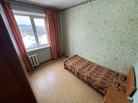 Продам трехкомнатную (3-комн.) квартиру, Индустриальное ш, 14, Комсомольск-на-Амуре г