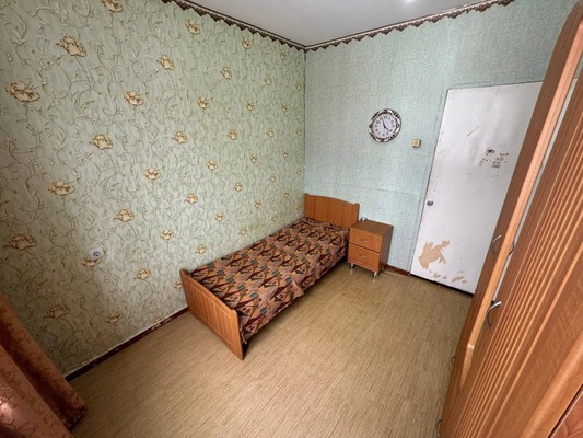 Продам трехкомнатную (3-комн.) квартиру, Индустриальное ш, 14, Комсомольск-на-Амуре г