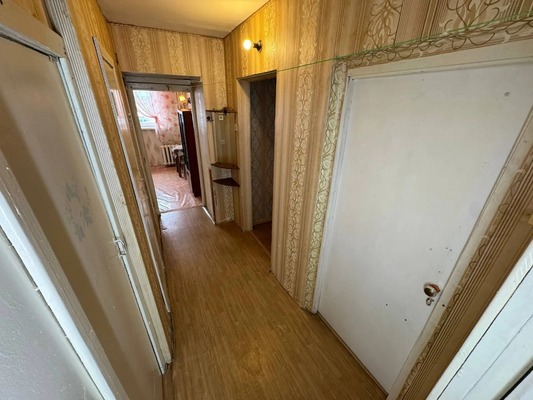 Продам трехкомнатную (3-комн.) квартиру, Индустриальное ш, 14, Комсомольск-на-Амуре г