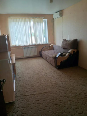 Сдам трехкомнатную (3-комн.) квартиру, Новороссийская ул, 90, Армавир г