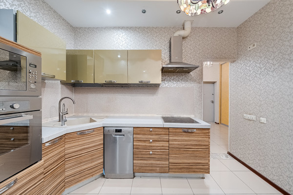 Продам двухкомнатную (2-комн.) квартиру, Новокуркинское ш, 51, Москва г