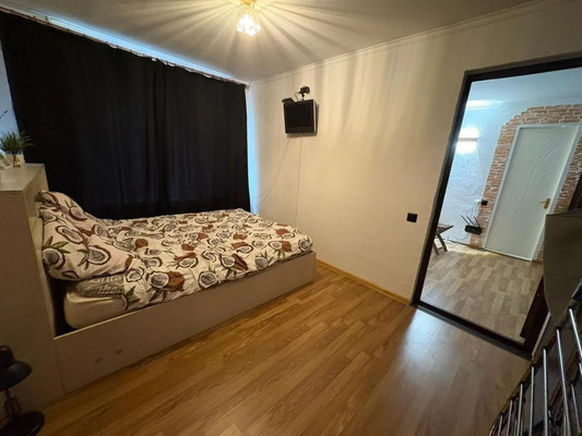 Продам двухкомнатную (2-комн.) квартиру, Горького ул, 631, Витязево с