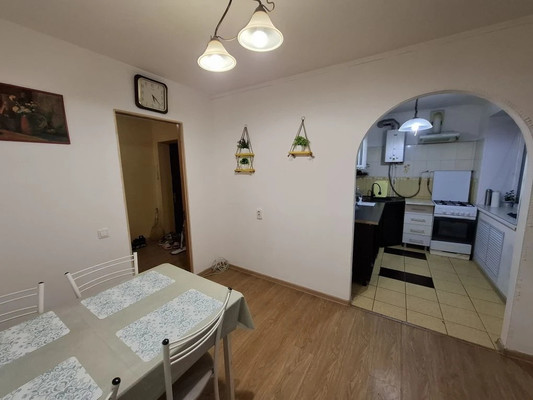 Продам трехкомнатную (3-комн.) квартиру, Горького ул, 72, Анапа г