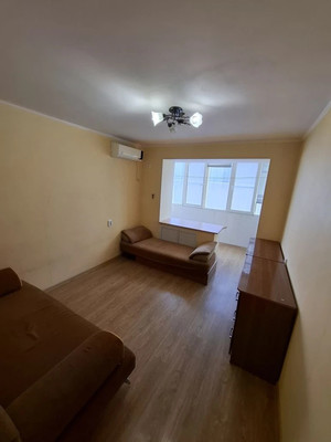 Продам трехкомнатную (3-комн.) квартиру, Горького ул, 72, Анапа г