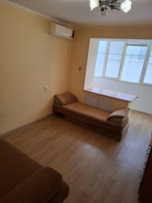 Продам трехкомнатную (3-комн.) квартиру, Горького ул, 72, Анапа г